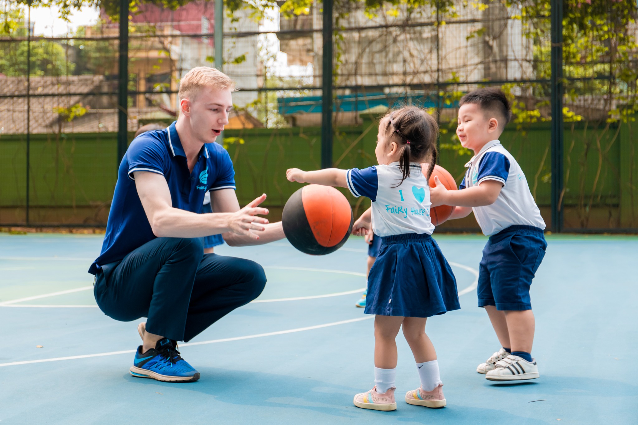 Fairy School phát triển thể chất tối ưu cho trẻ thông qua bộ môn bóng rổ