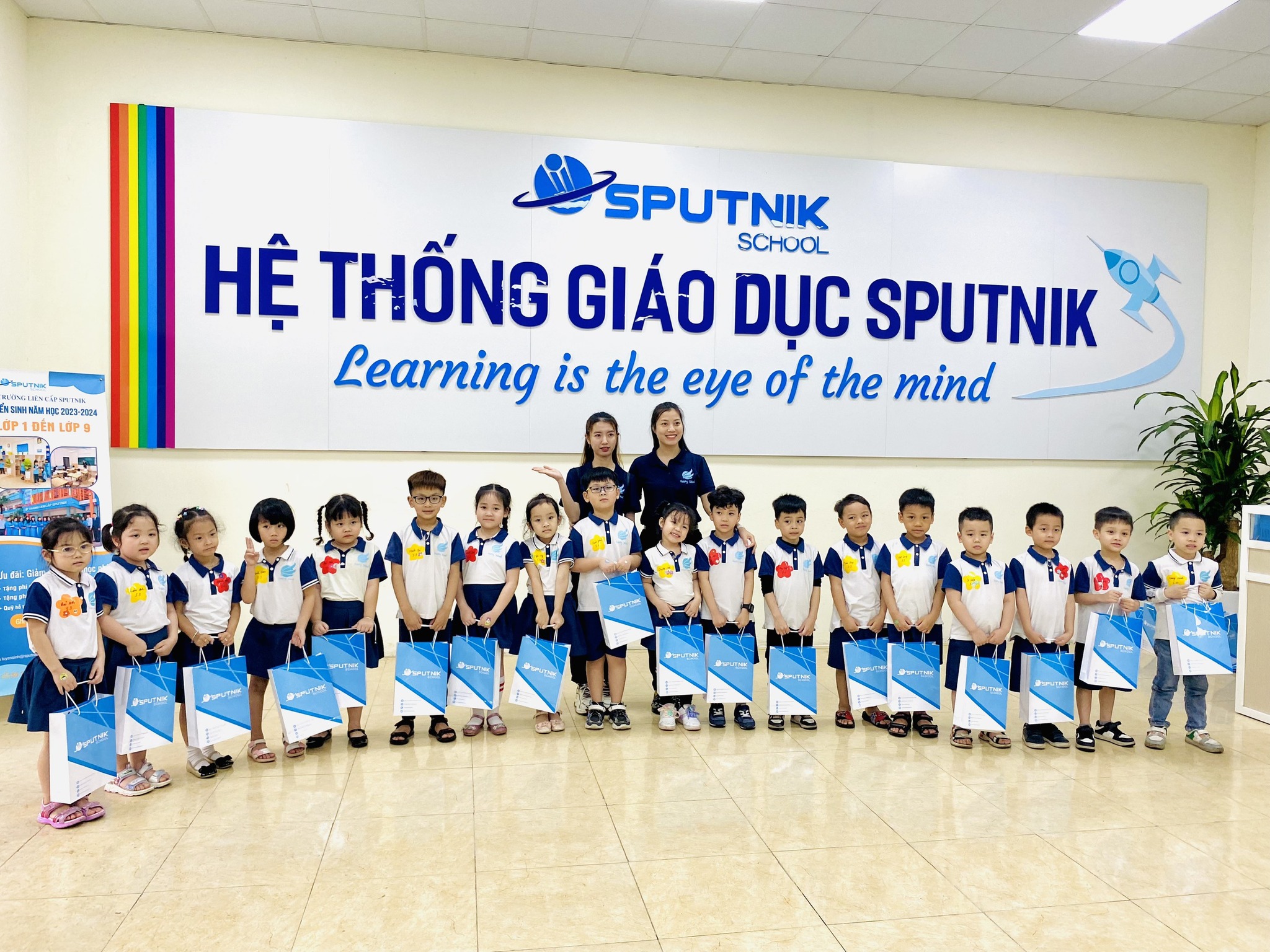 Hoạt động thăm quan trường Tiểu học - Vững bước hành trang vào lớp 1