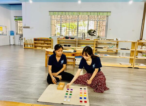 Đào tạo nâng cao nghiệp vụ Montessori cho giáo viên toàn hệ thống