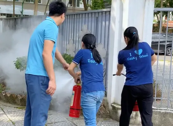 SỰ KIỆN 7 Tập Huấn PCCC Đảm Bảo An Toàn Tuyệt Đối Cho Môi Trường Học Tập Tại FaiRy School