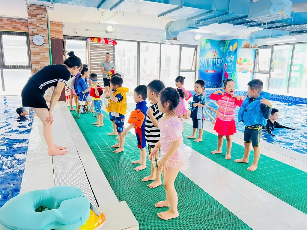 Lớp Bơi Miễn Phí Tại Fairy School: Mùa Hè Năng Động Và An Toàn Cho Trẻ 5 Lớp Bơi Miễn Phí Tại Fairy School: Mùa Hè Năng Động Và An Toàn Cho Trẻ