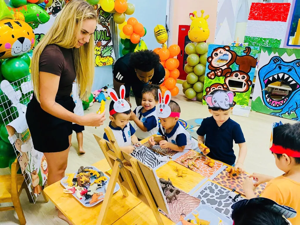 Mùa Hè Rực Rỡ Tại Fairy School – Hành Trình Trải Nghiệm Đa Sắc Màu Cho Trẻ