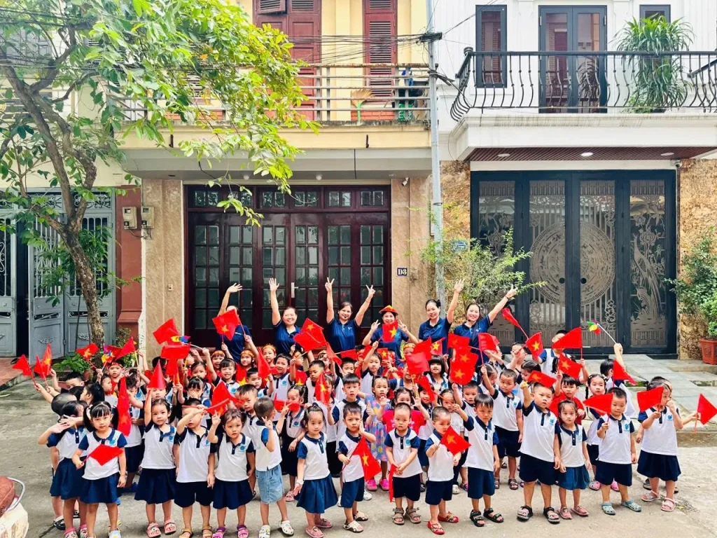 Hào Hứng Tuần Lễ Quốc Khánh - Bé Tự Hào Việt Nam, Vững Bước Tương Lai 19 Hào Hứng Tuần Lễ Quốc Khánh - Bé Tự Hào Việt Nam, Vững Bước Tương Lai