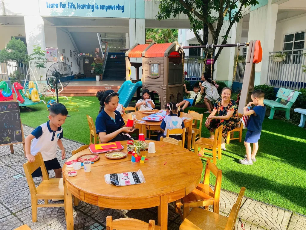 Hào Hứng Tuần Lễ Quốc Khánh - Bé Tự Hào Việt Nam, Vững Bước Tương Lai 10 Hào Hứng Tuần Lễ Quốc Khánh - Bé Tự Hào Việt Nam, Vững Bước Tương Lai